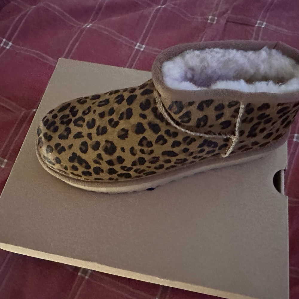 Brand new leopard ultra mini Uggs!